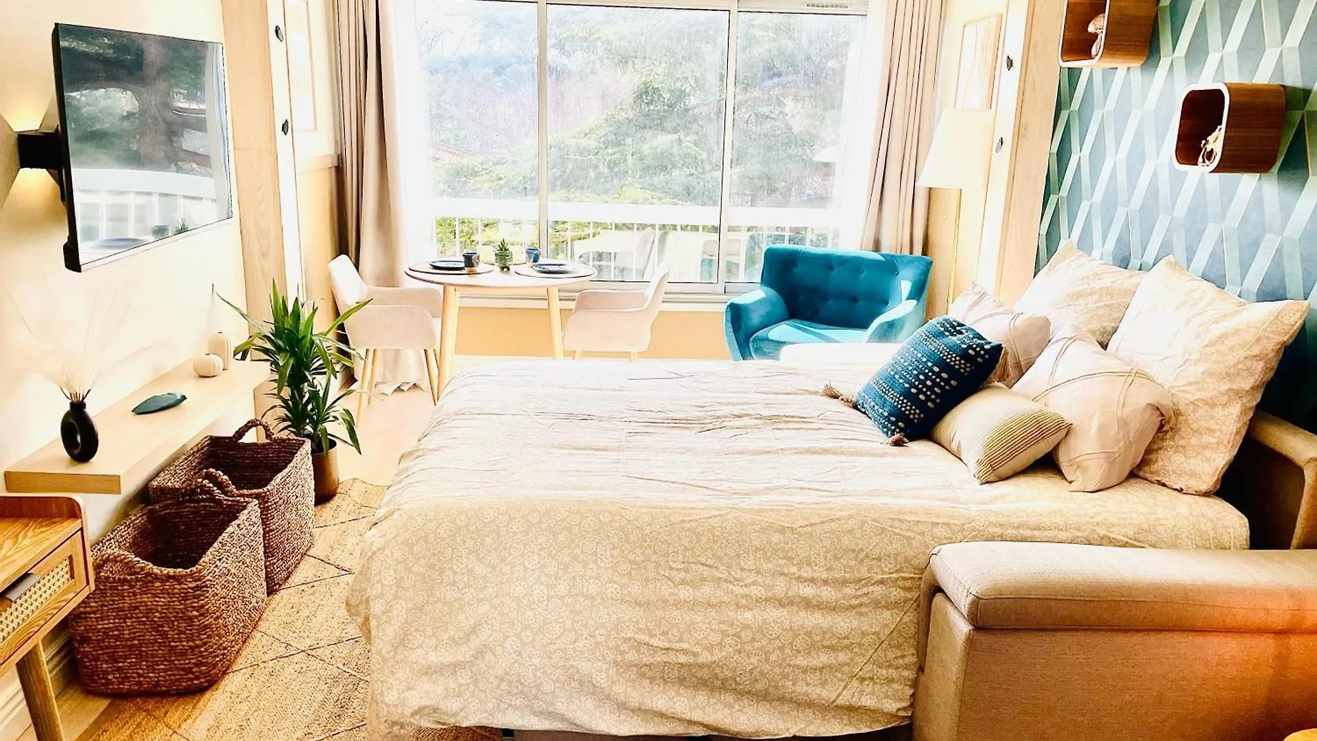 Charmant Studio Renove A 3 Min De La Plage Saint-Mandrier-sur-Mer 0*,  France